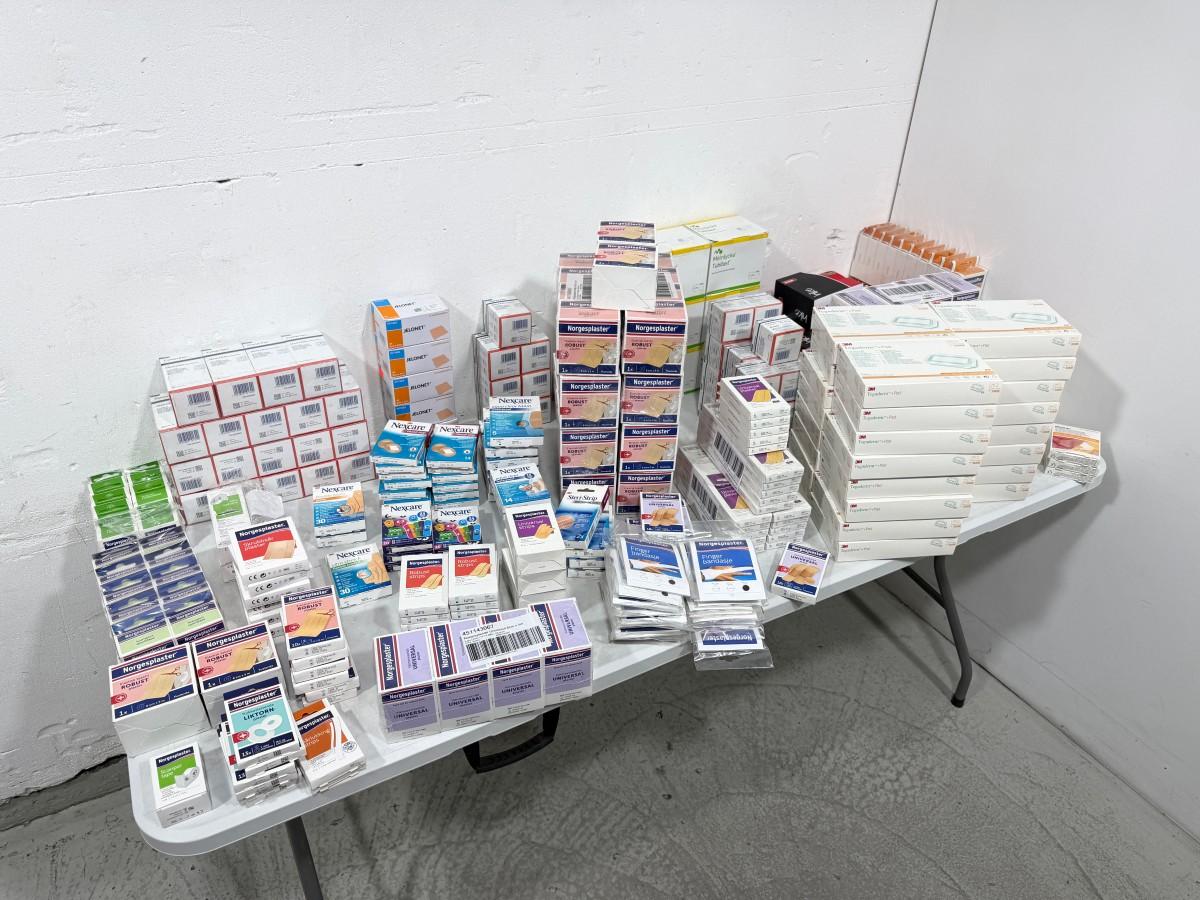 Stort parti med plaster, bandasjer og sårpleieprodukter fra Norgesplaster, 3M Nexcare, Mölnlycke m.fl.