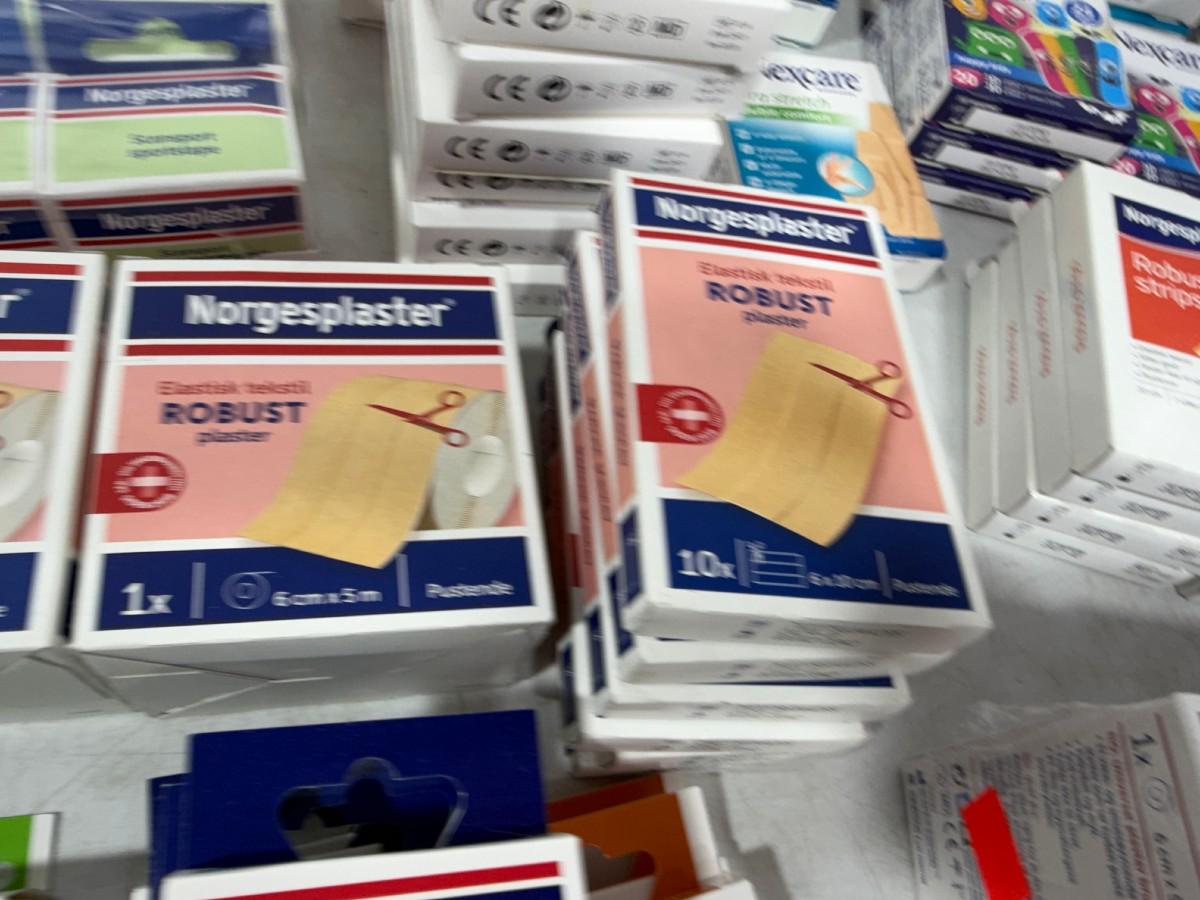 Stort parti med plaster, bandasjer og sårpleieprodukter fra Norgesplaster, 3M Nexcare, Mölnlycke m.fl.