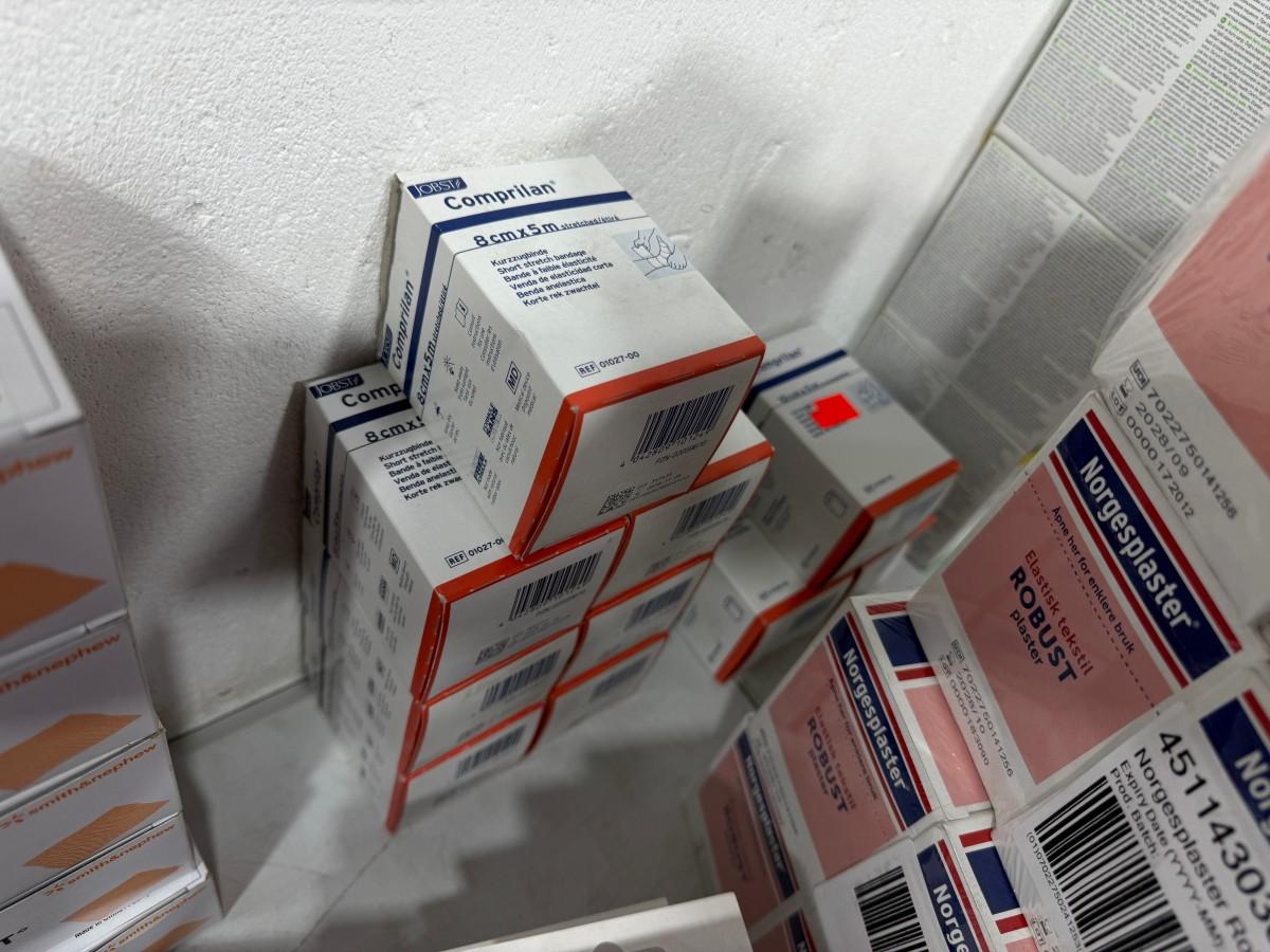 Stort parti med plaster, bandasjer og sårpleieprodukter fra Norgesplaster, 3M Nexcare, Mölnlycke m.fl.