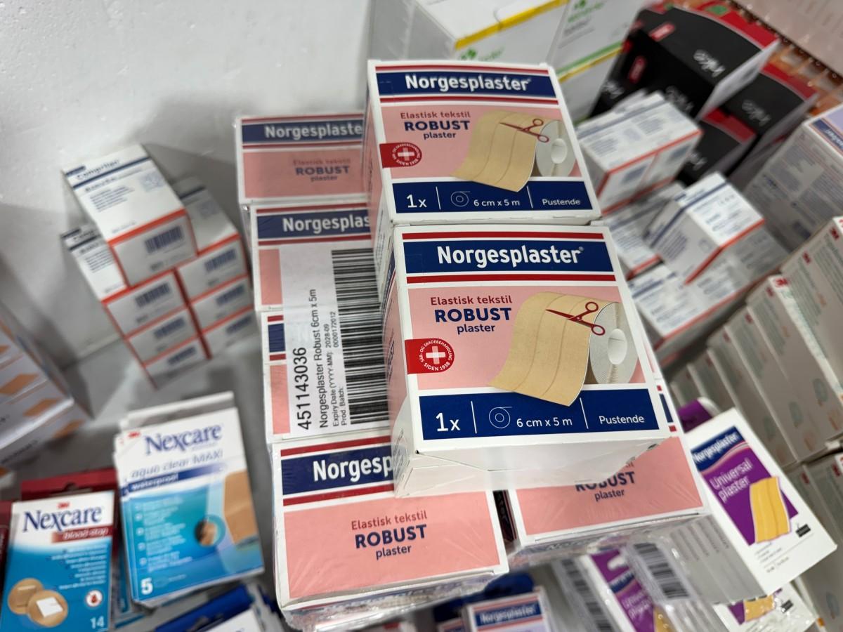 Stort parti med plaster, bandasjer og sårpleieprodukter fra Norgesplaster, 3M Nexcare, Mölnlycke m.fl.