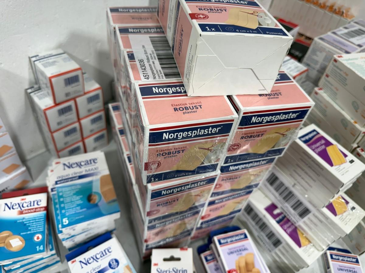 Stort parti med plaster, bandasjer og sårpleieprodukter fra Norgesplaster, 3M Nexcare, Mölnlycke m.fl.