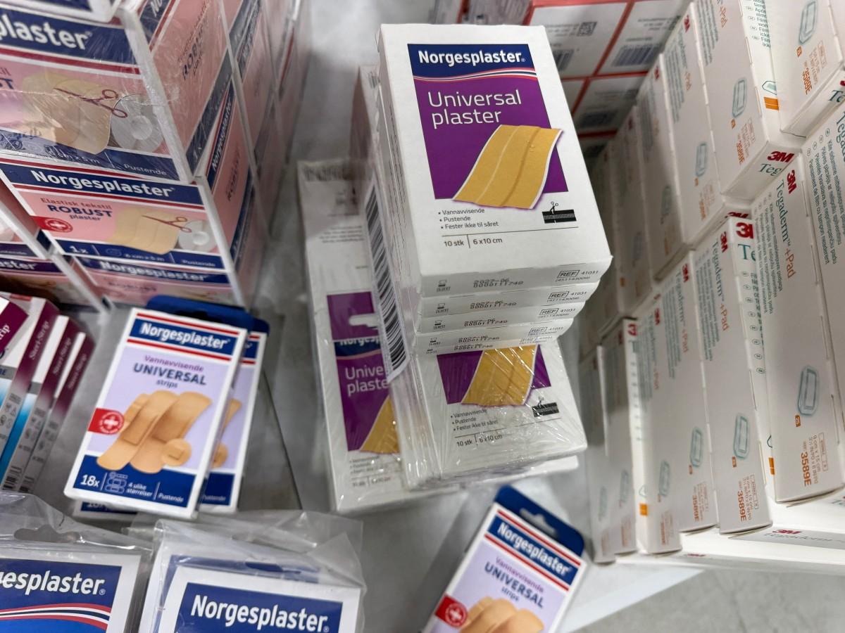 Stort parti med plaster, bandasjer og sårpleieprodukter fra Norgesplaster, 3M Nexcare, Mölnlycke m.fl.