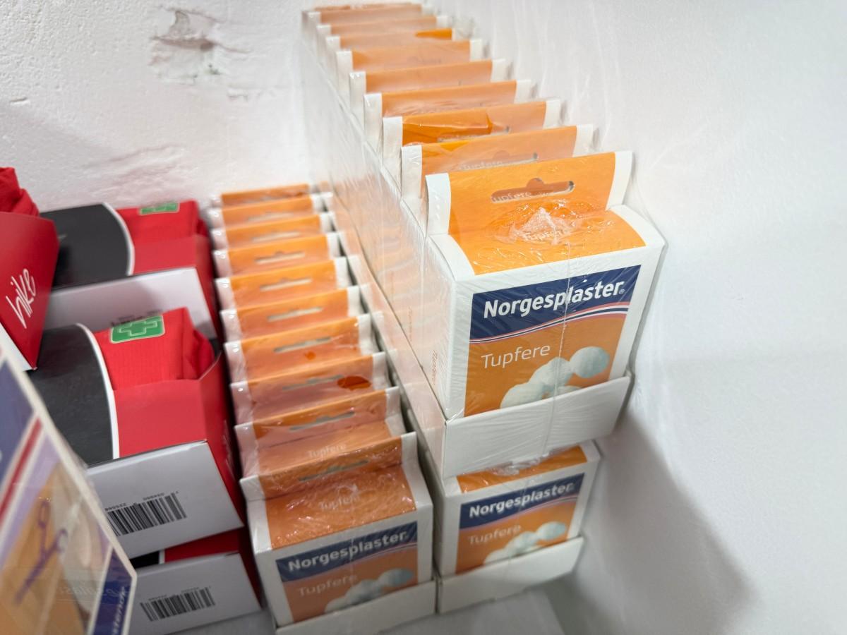 Stort parti med plaster, bandasjer og sårpleieprodukter fra Norgesplaster, 3M Nexcare, Mölnlycke m.fl.