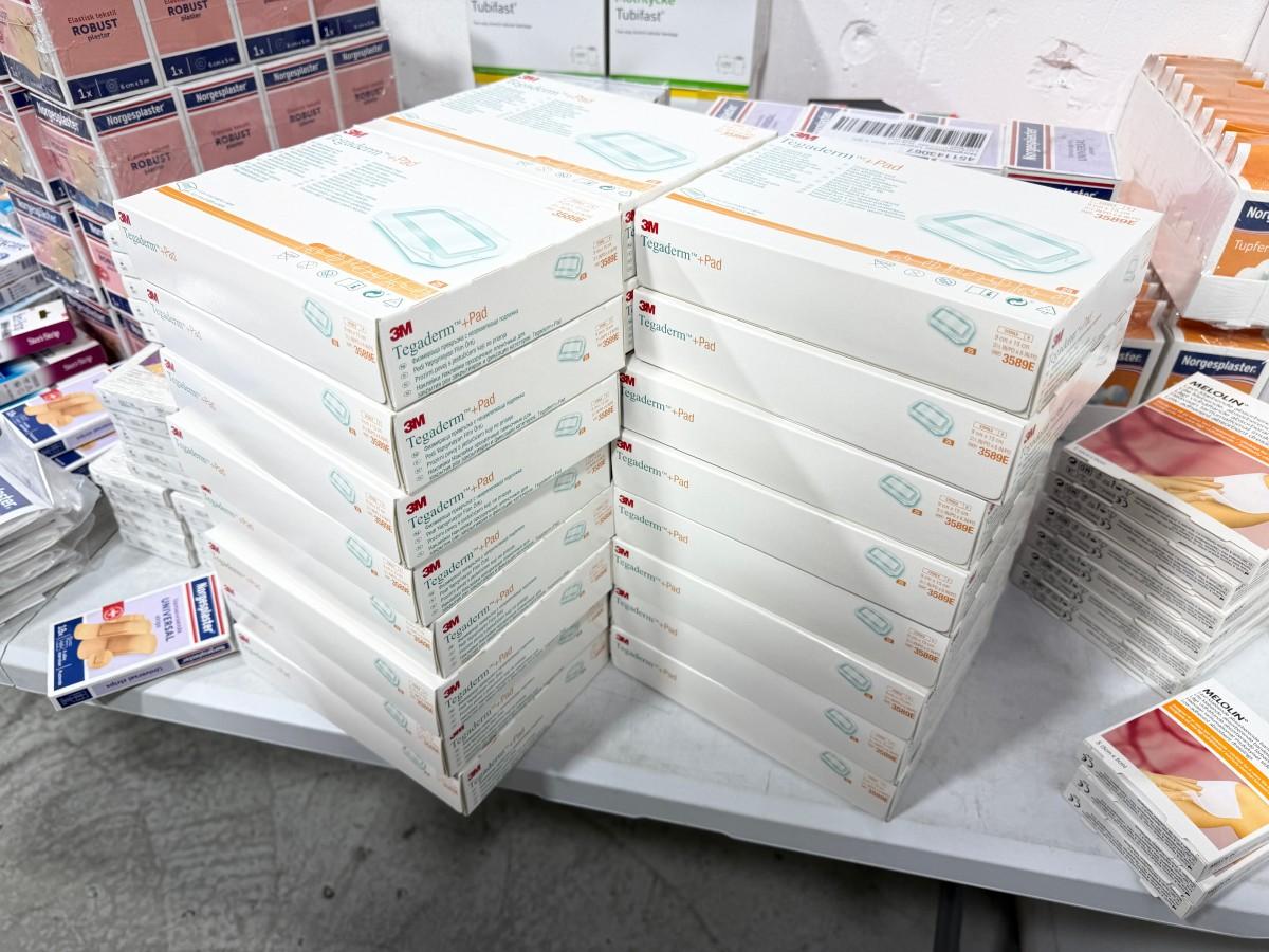 Stort parti med plaster, bandasjer og sårpleieprodukter fra Norgesplaster, 3M Nexcare, Mölnlycke m.fl.