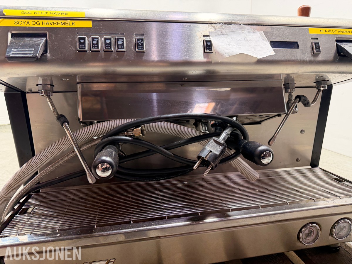 Conti X-One 2G espressomaskin & Quality Espresso Q9 kaffekvern