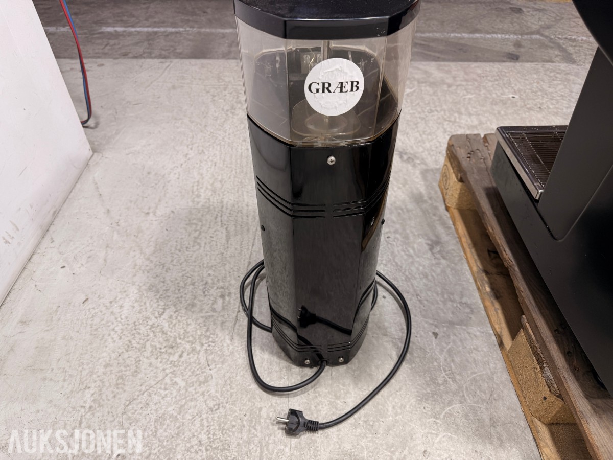 Conti X-One 2G espressomaskin & Quality Espresso Q9 kaffekvern