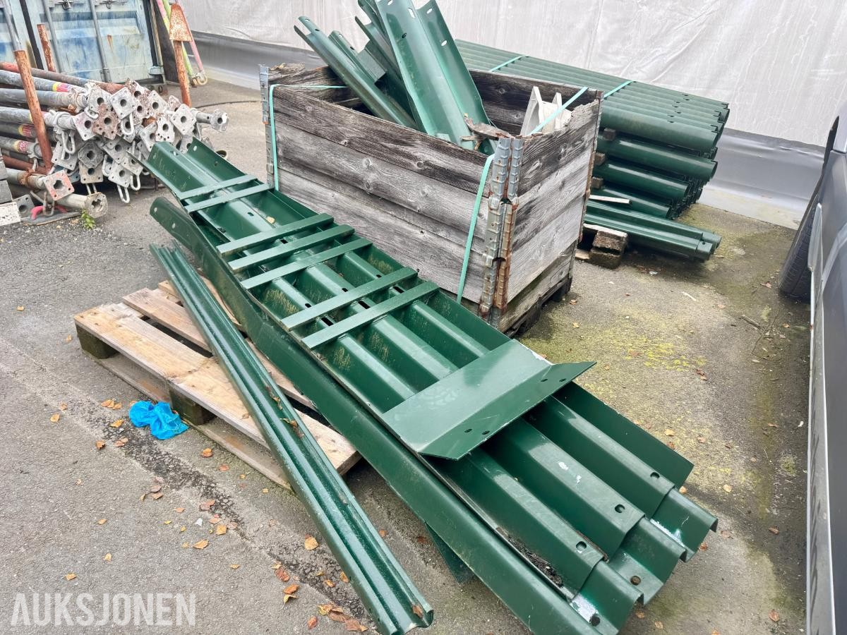Veirekkverk for montering langs vei