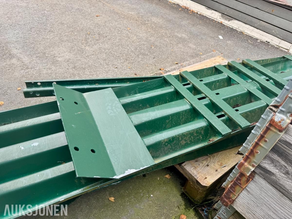 Veirekkverk for montering langs vei