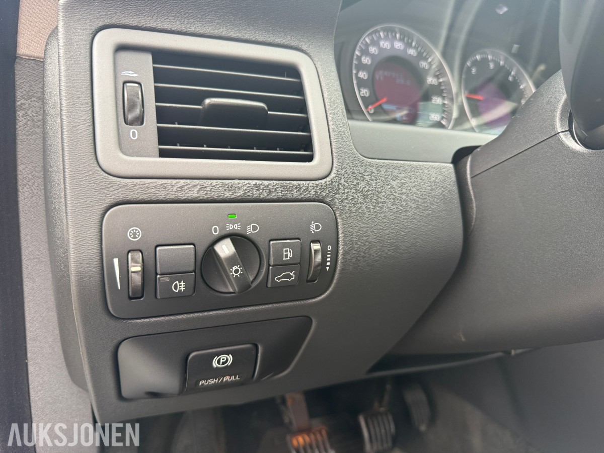 2010 Volvo V70 1.6-109 D - Rep.objekt