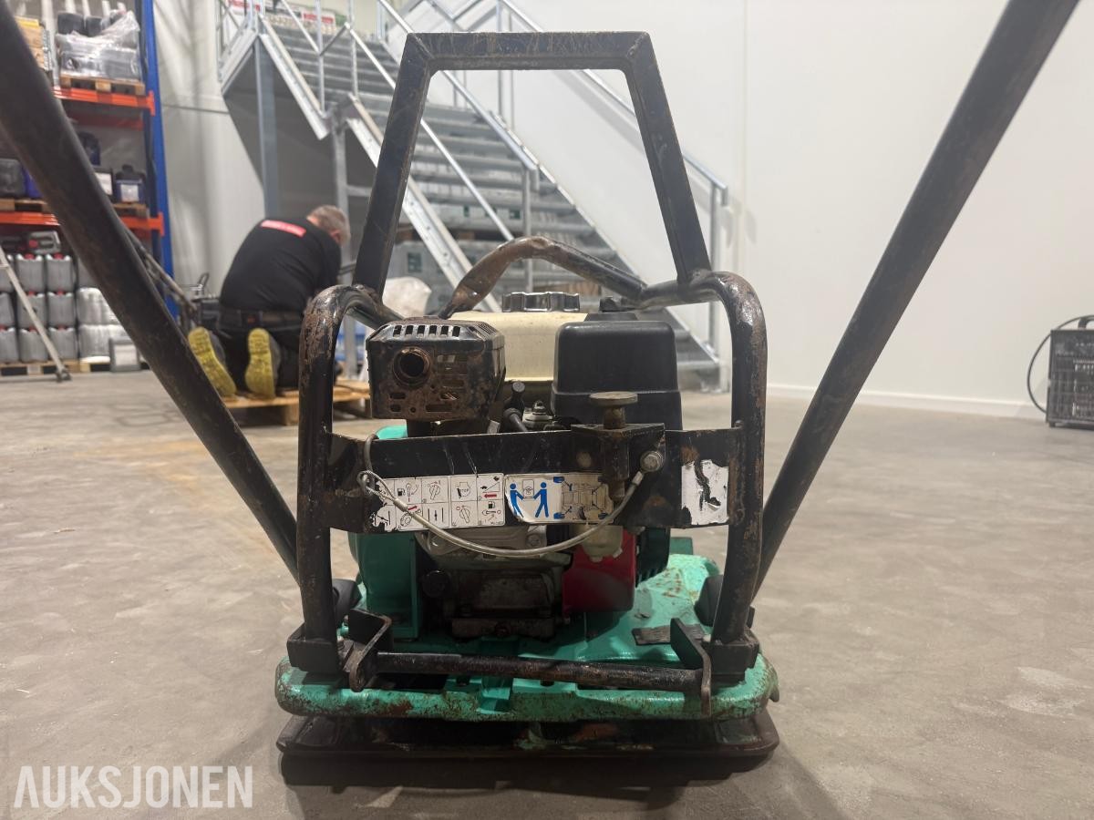 Mikasa MVC-T90H VAS vibroplate, Honda GX160 motor
