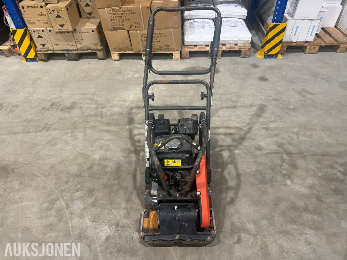2021 Husqvarna LF 80 vibroplate, Honda GX160 motor