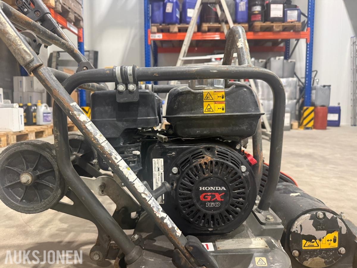 2021 Husqvarna LF 80 vibroplate, Honda GX160 motor