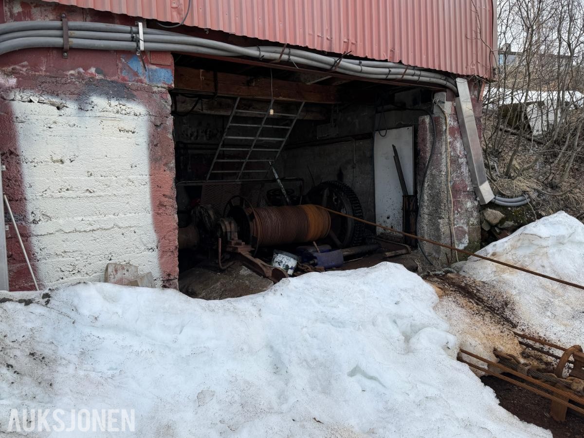 2 Store båtslipper - Komplett - Hydrauliske støtter