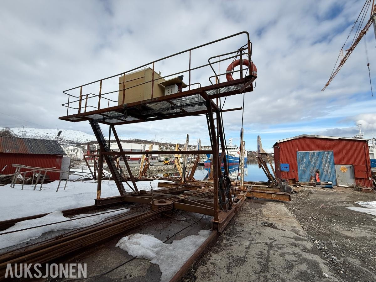 2 Store båtslipper - Komplett - Hydrauliske støtter
