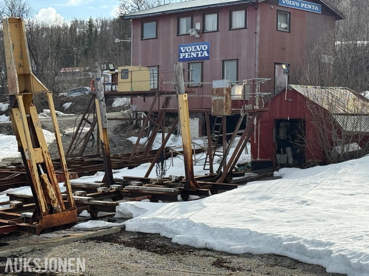 2 Store båtslipper - Komplett - Hydrauliske støtter