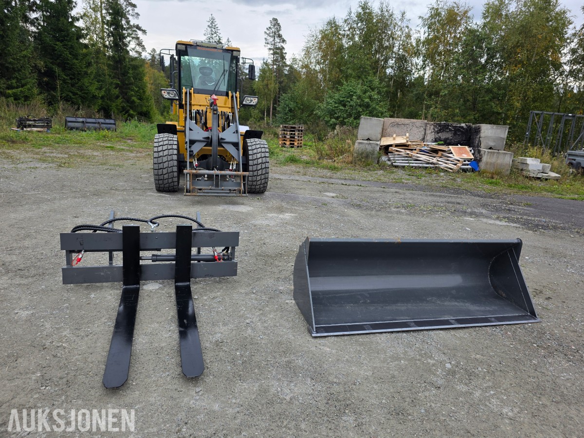 2024 Powertrack L45 hjullaster 217 timer Skuffe-hydrauliske pallegaffler
