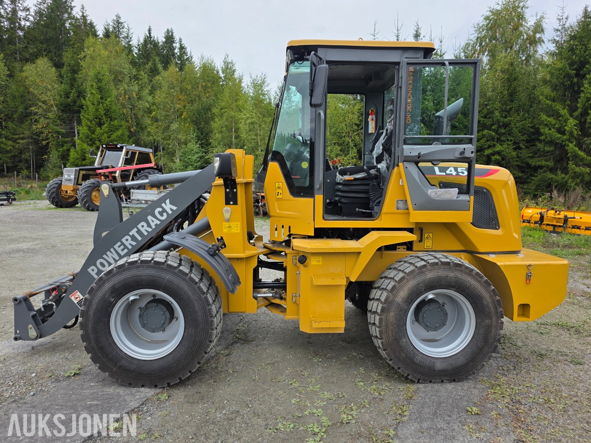2024 Powertrack L45 hjullaster 217 timer Skuffe-hydrauliske pallegaffler