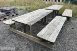 2 stk Bord med fastmonterte benker 