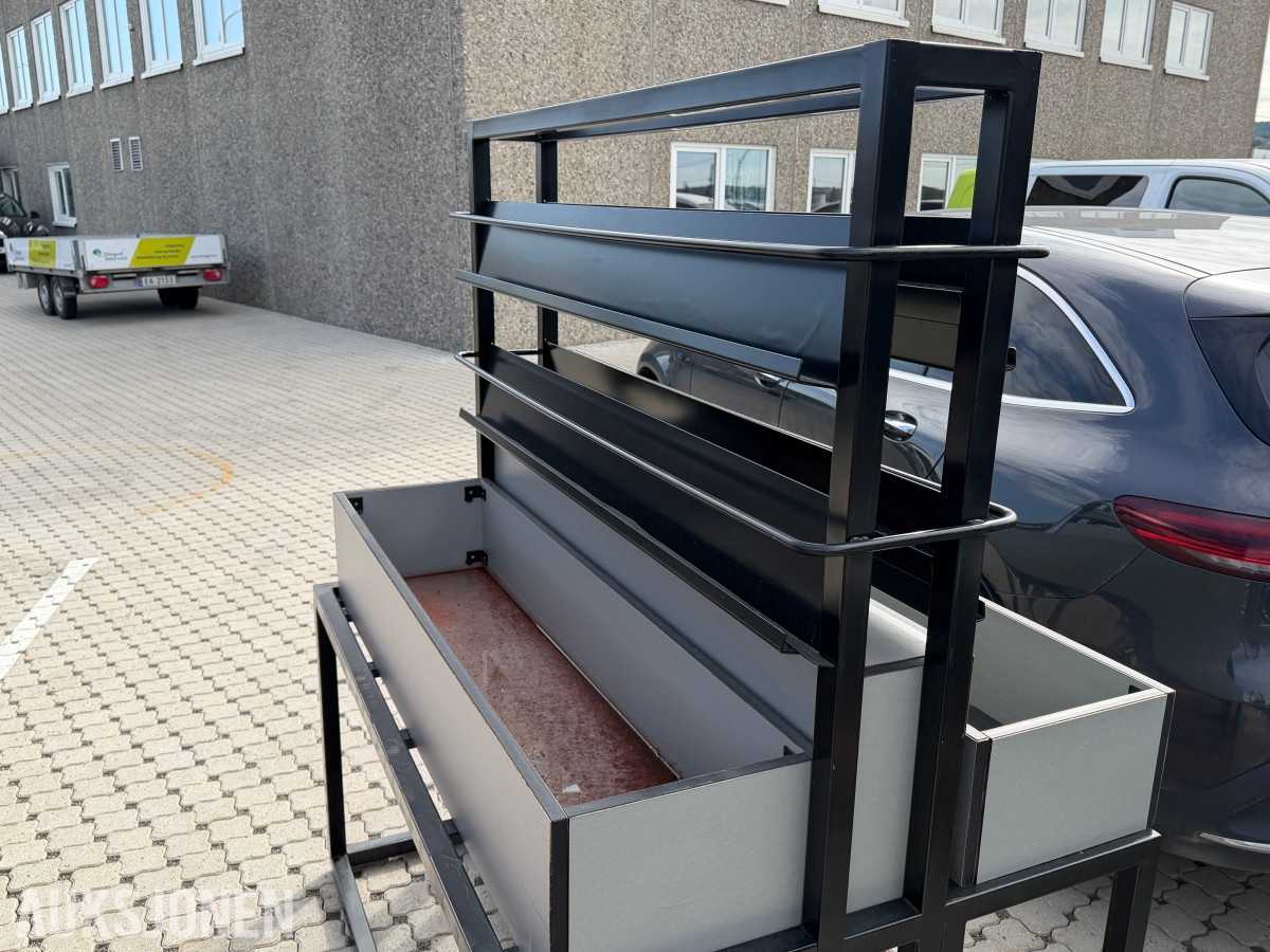 2 STK. UTSTILLINGSSTATIV / DISPLAYSTATIV MED HYLLER
