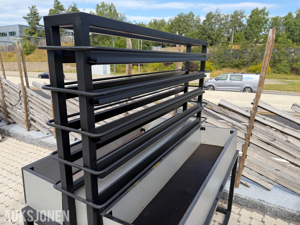 2 STK. UTSTILLINGSSTATIV / DISPLAYSTATIV MED HYLLER
