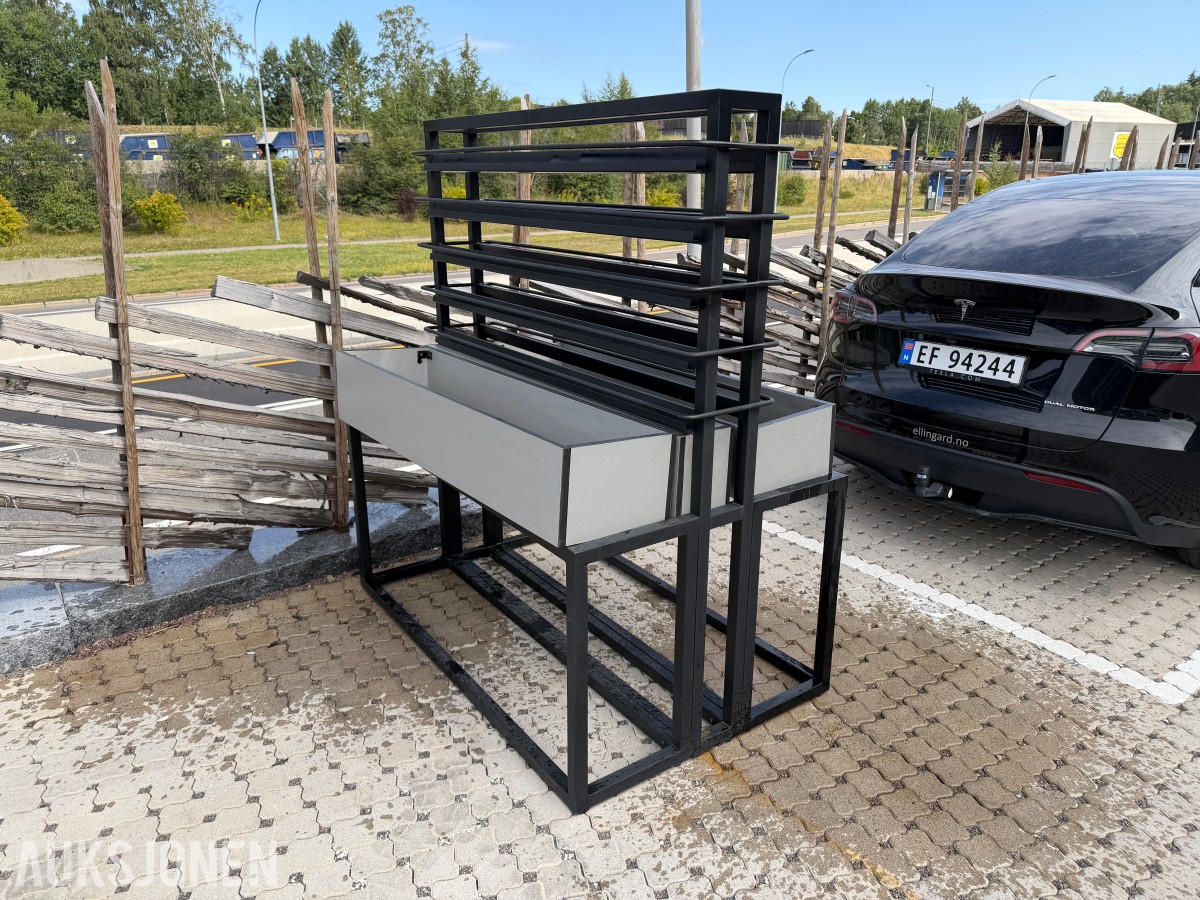 2 STK. UTSTILLINGSSTATIV / DISPLAYSTATIV MED HYLLER