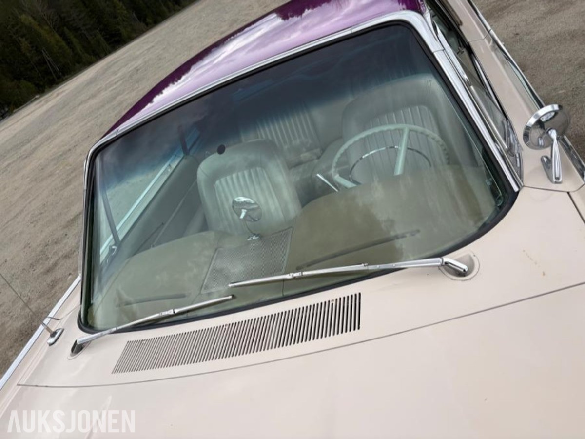 1962 Ford Thunderbird 