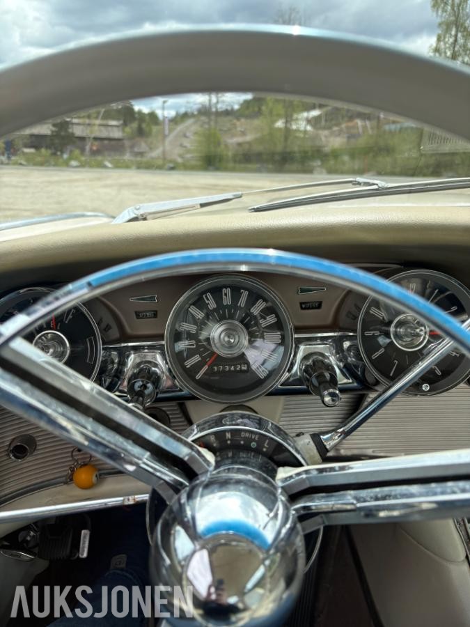 1962 Ford Thunderbird 