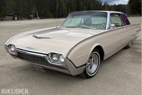 1962 Ford Thunderbird