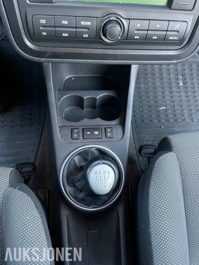 2008 Skoda Fabia 1.4 80hk manuell s+v dekk    lav km  140450km