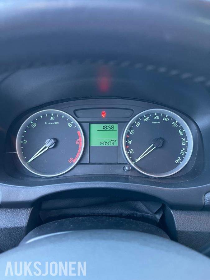 2008 Skoda Fabia 1.4 80hk manuell s+v dekk    lav km  140450km