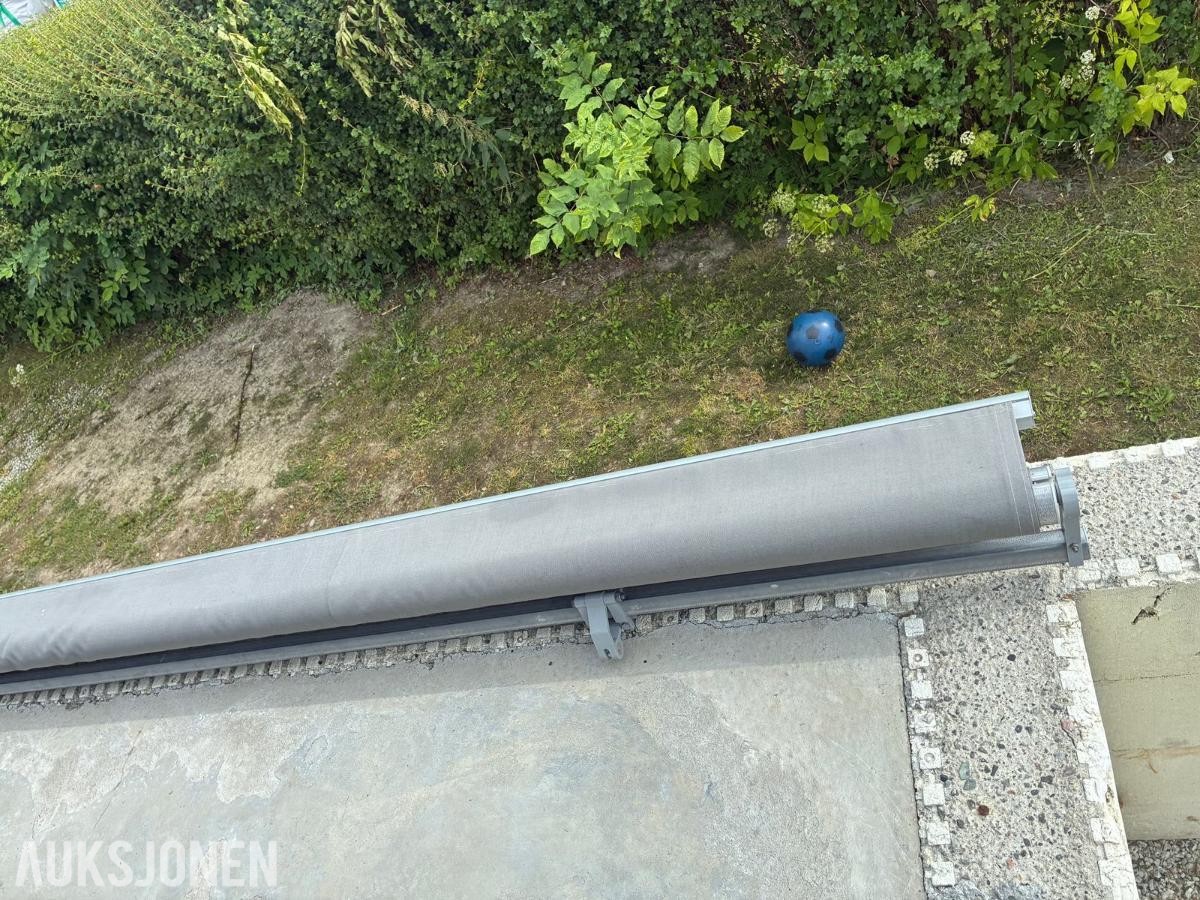 Elektrisk markise med Somfymotor