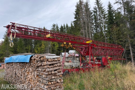 Størmbull K 14 D byggekran / tårnkran på hjulunderstell