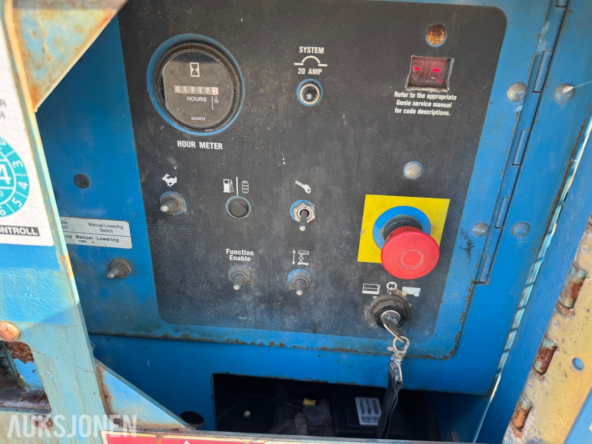 2003 Genie GS-5390 RT 4X4 SAKSELIFT MED STØTTEBEIN