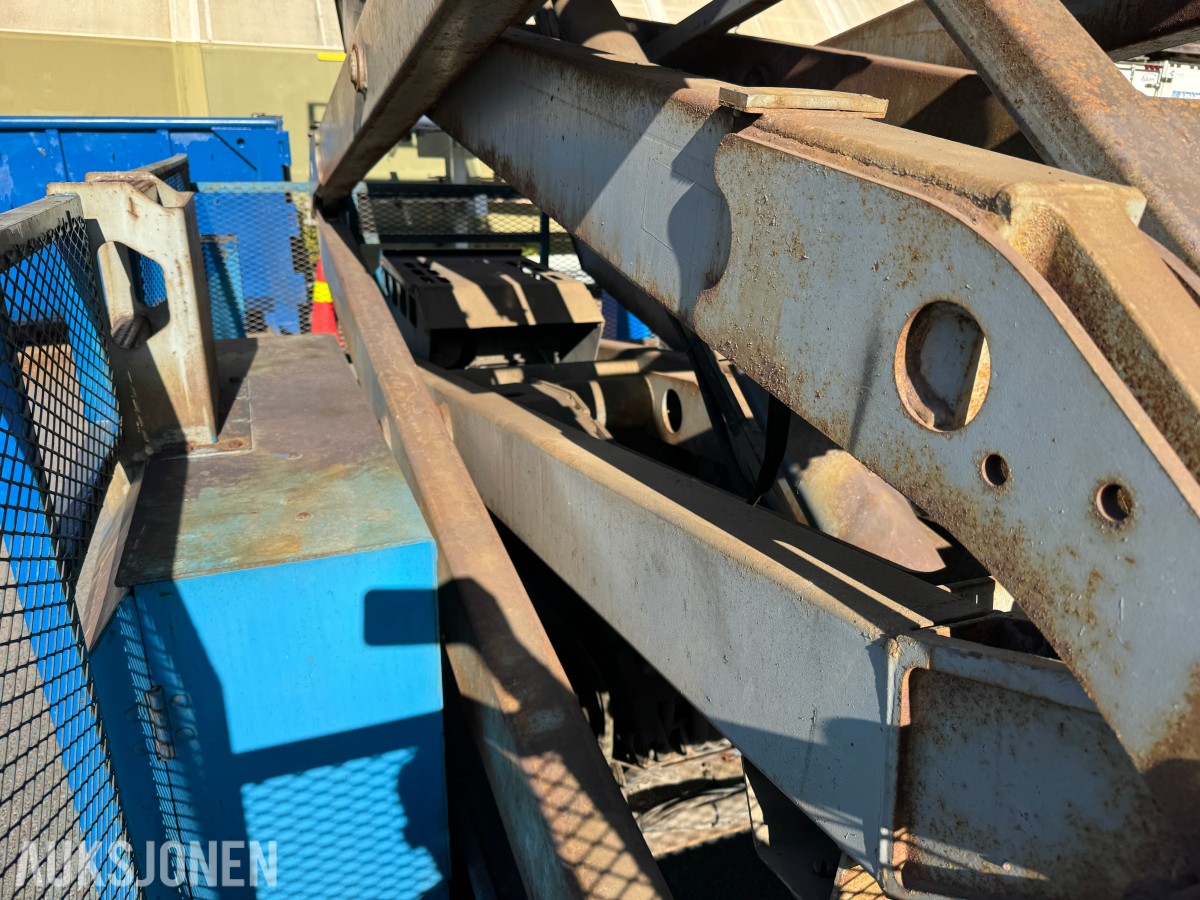 2003 Genie GS-5390 RT 4X4 SAKSELIFT MED STØTTEBEIN