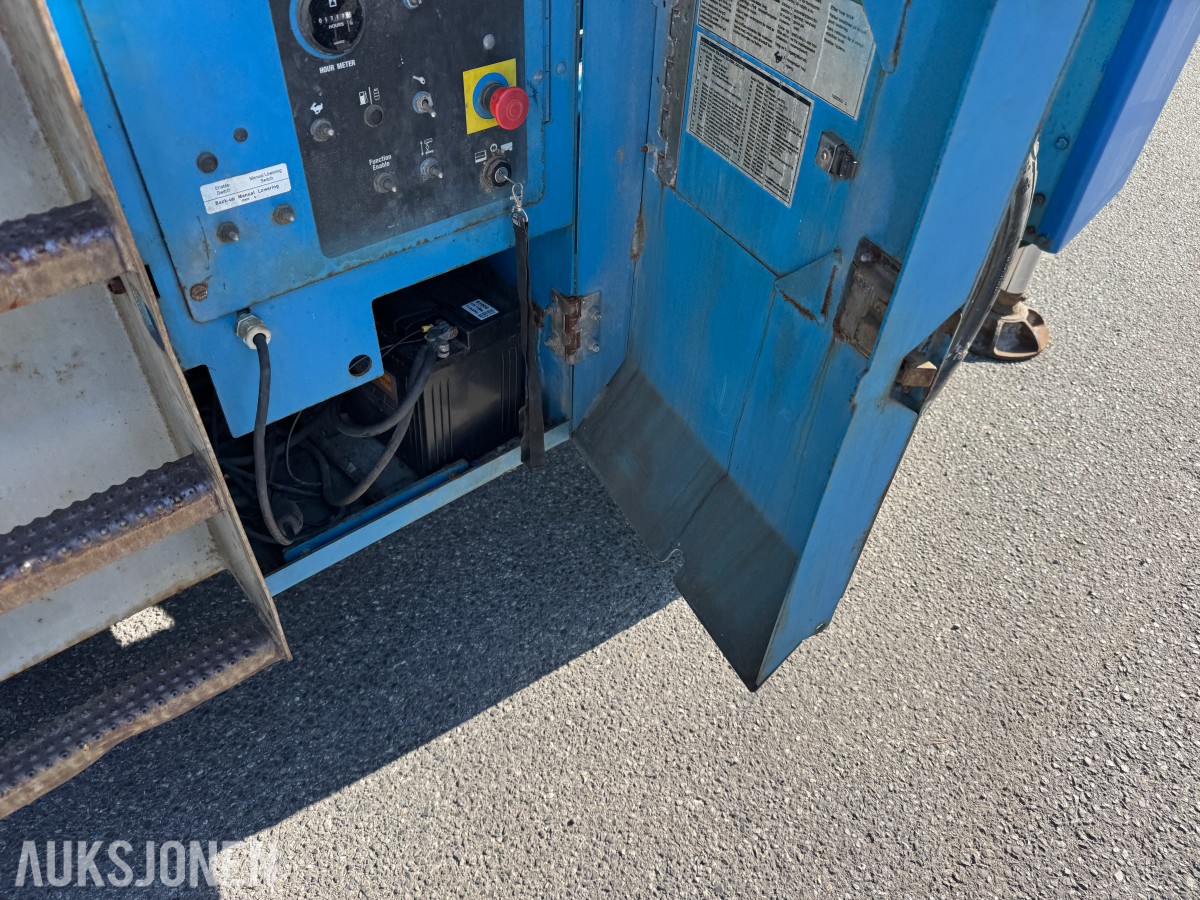 2003 Genie GS-5390 RT 4X4 SAKSELIFT MED STØTTEBEIN