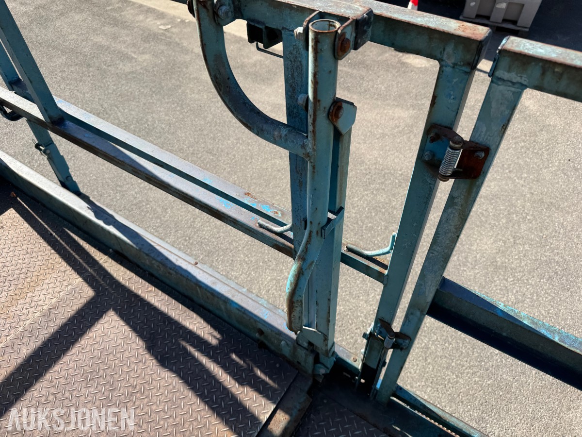 2003 Genie GS-5390 RT 4X4 SAKSELIFT MED STØTTEBEIN