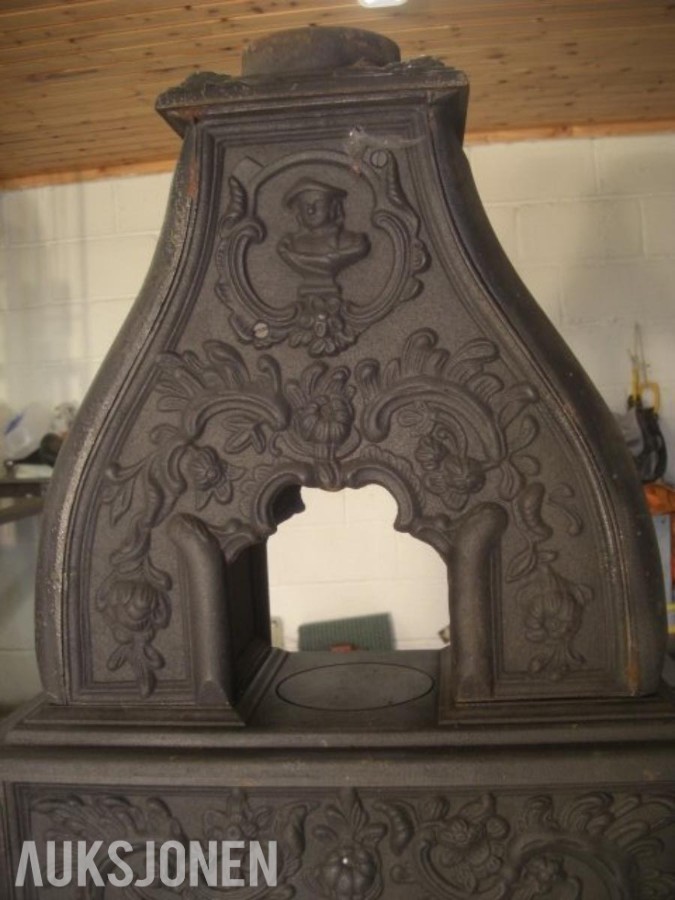 1766 Ulefos  No 179, tre etasjer ovn 