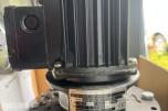 Grundfos TP 40-180/2 pumpe med pumpefot og baseplate.