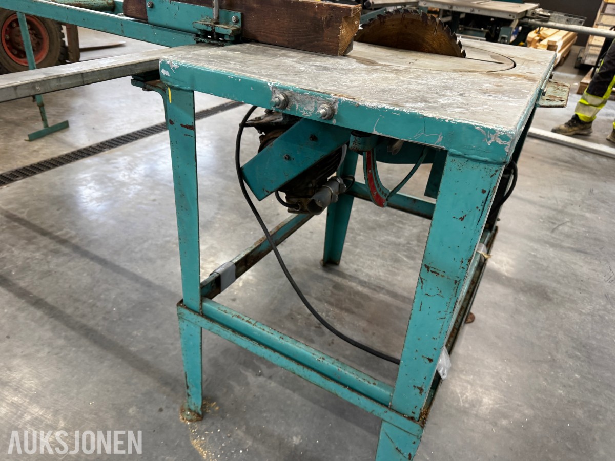 Gjerdesag med rullebord 230 Volt 1-fas