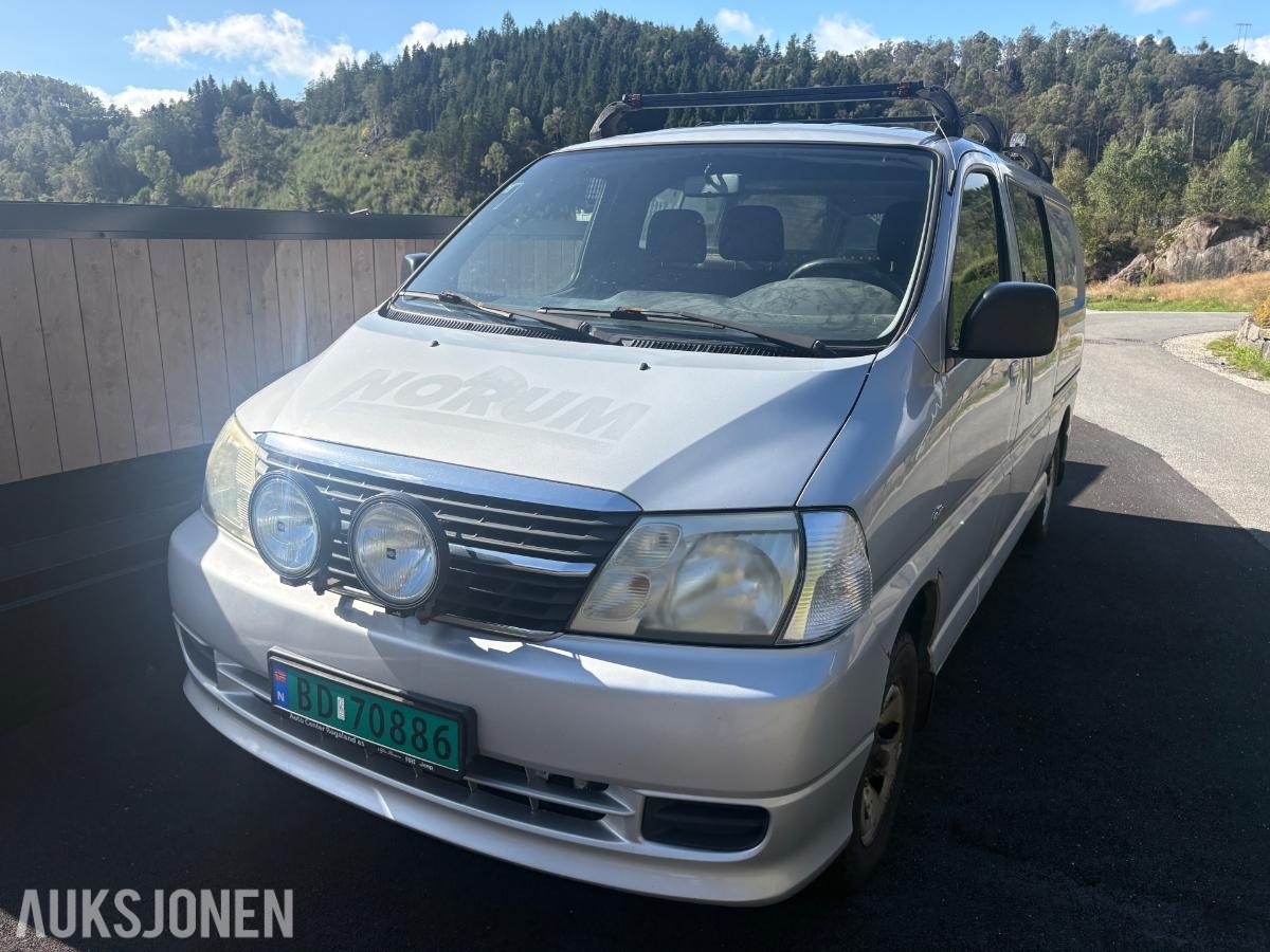 2011 Toyota HiAce 2.5 117hk 4WD innredning eu ok 08.2027