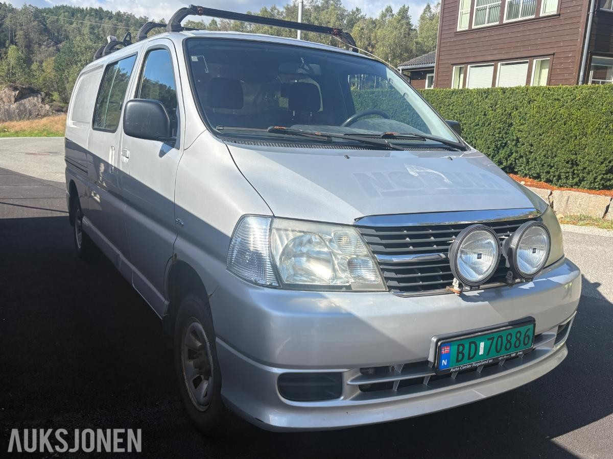 2011 Toyota HiAce 2.5 117hk 4WD innredning eu ok 08.2027