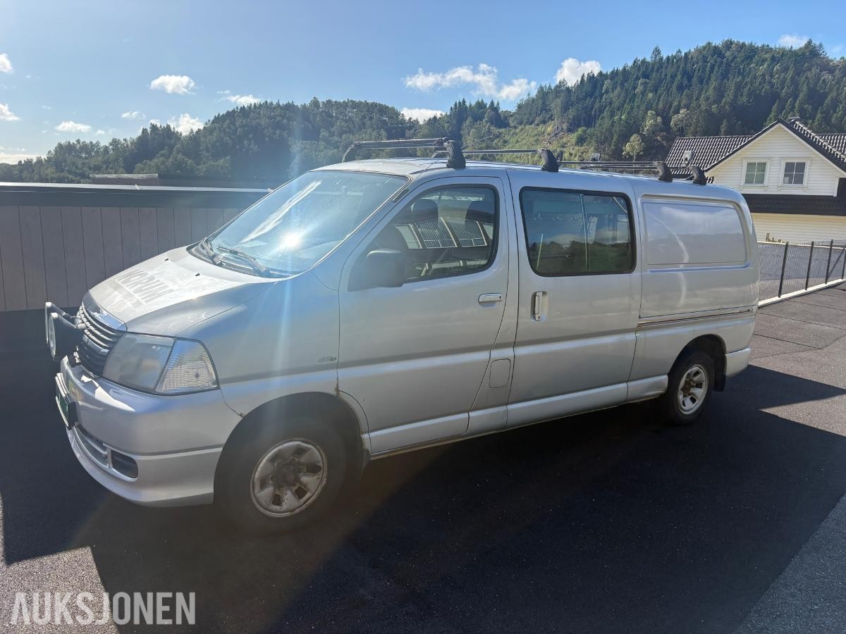 2011 Toyota HiAce 2.5 117hk 4WD innredning eu ok 08.2027