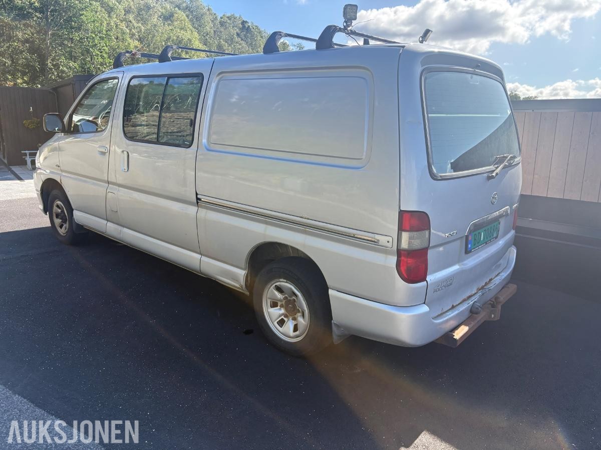 2011 Toyota HiAce 2.5 117hk 4WD innredning eu ok 08.2027
