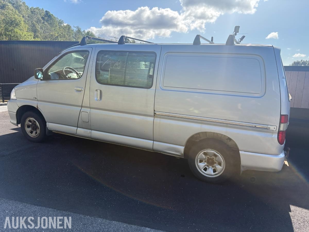 2011 Toyota HiAce 2.5 117hk 4WD innredning eu ok 08.2027