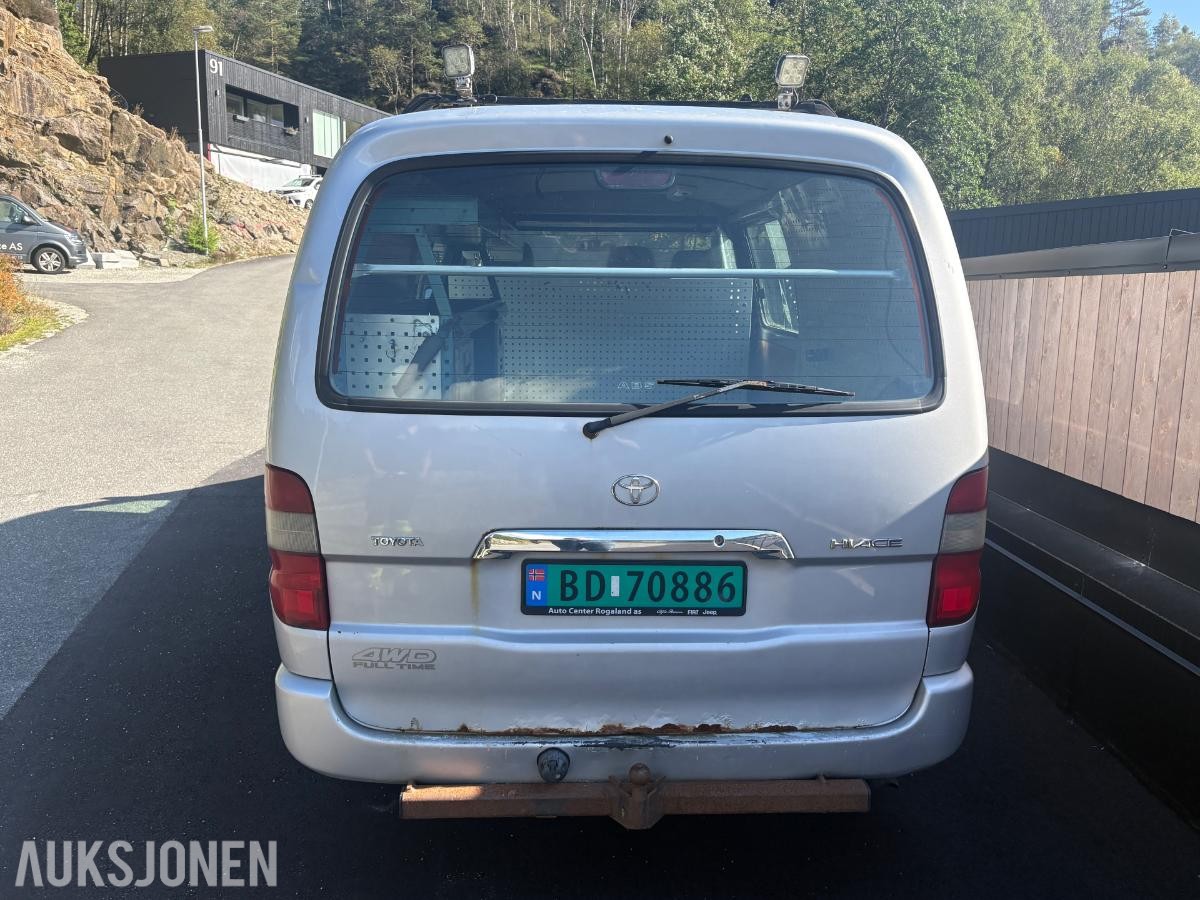 2011 Toyota HiAce 2.5 117hk 4WD innredning eu ok 08.2027