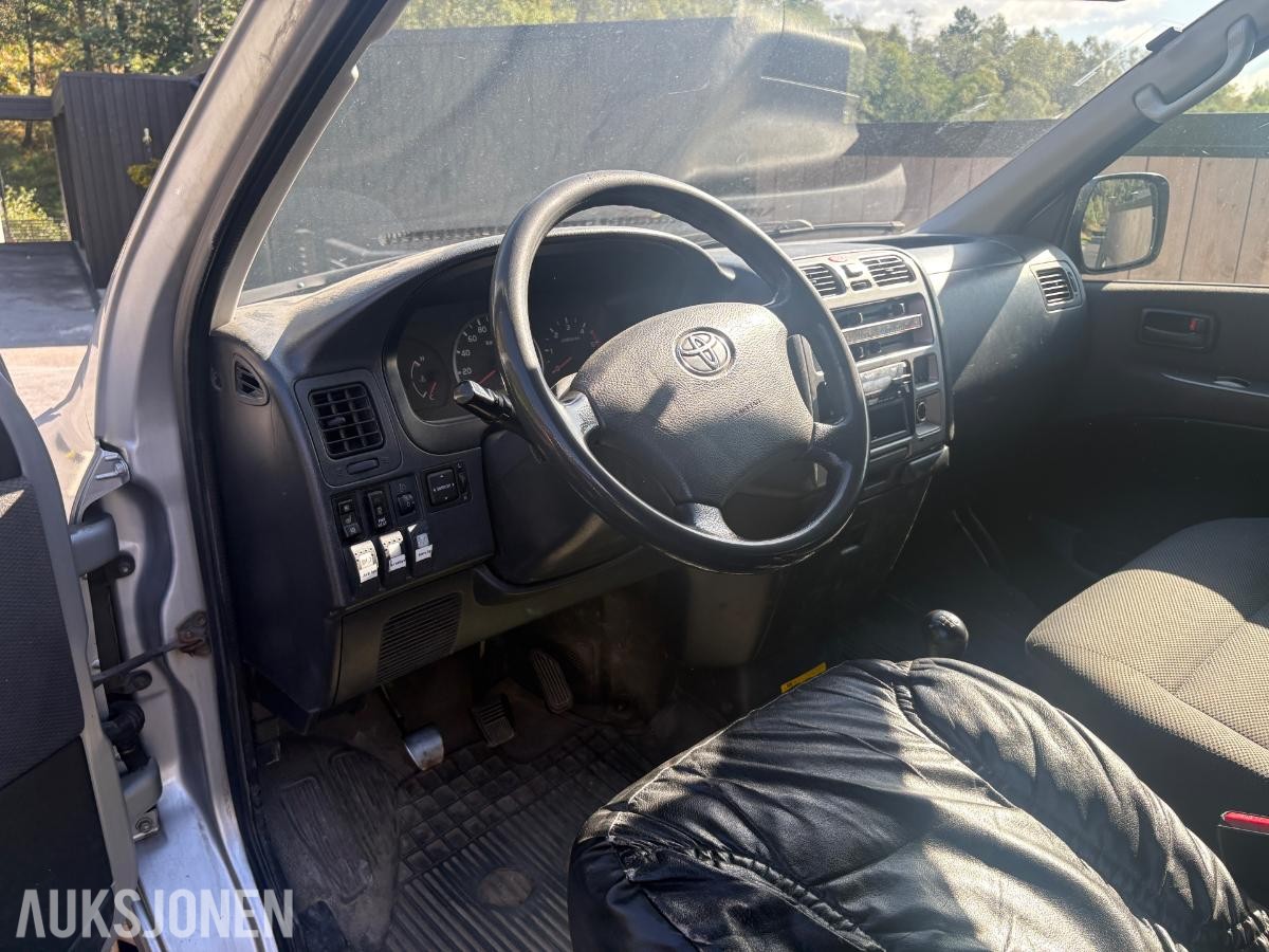 2011 Toyota HiAce 2.5 117hk 4WD innredning eu ok 08.2027