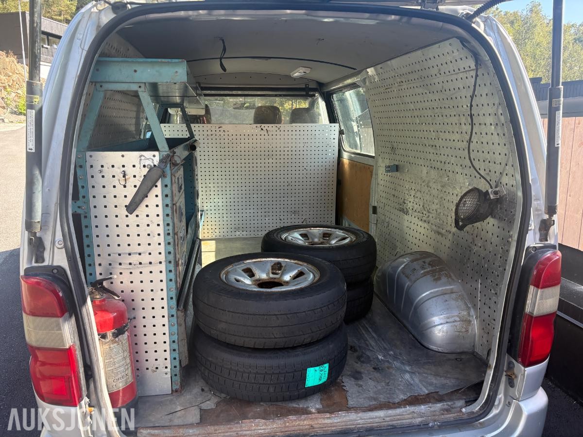 2011 Toyota HiAce 2.5 117hk 4WD innredning eu ok 08.2027