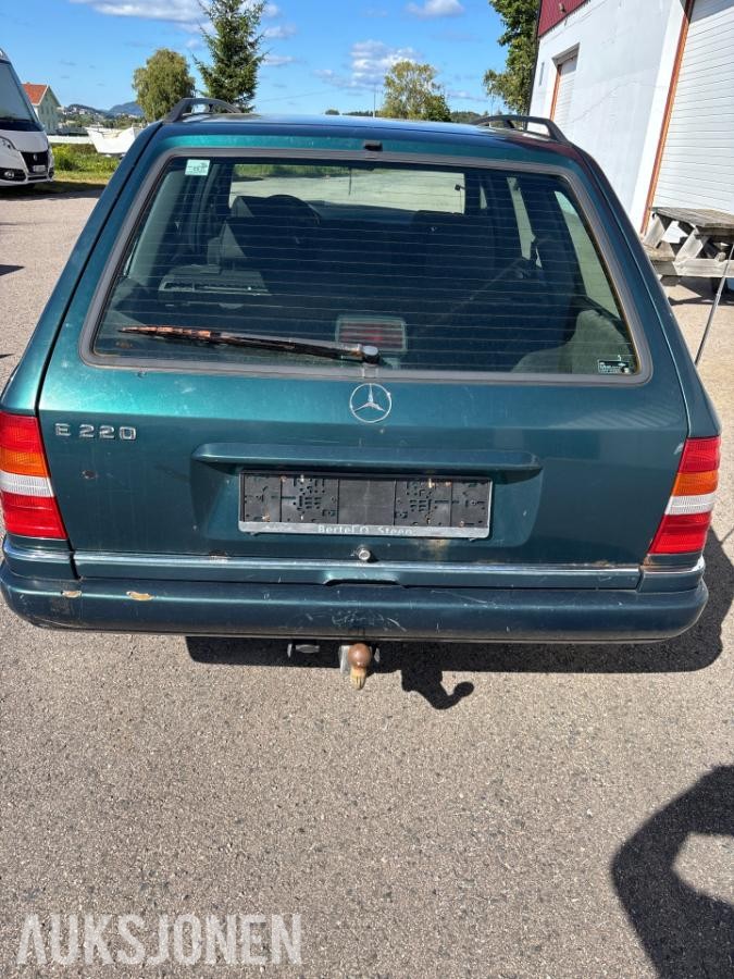 1995 Mercedes-Benz E 220 2.2 Bensin 150hk Automat, Rep.objekt