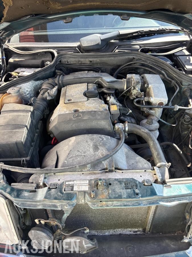 1995 Mercedes-Benz E 220 2.2 Bensin 150hk Automat, Rep.objekt
