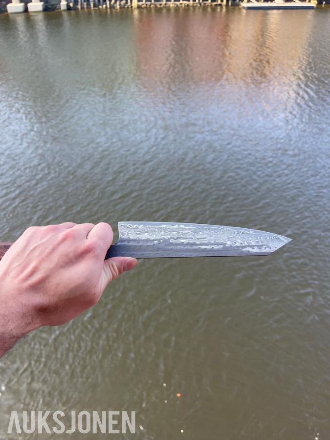 48 TIMERS AUKSJON – Senko Kiritsuke kokkekniv + ostesett
